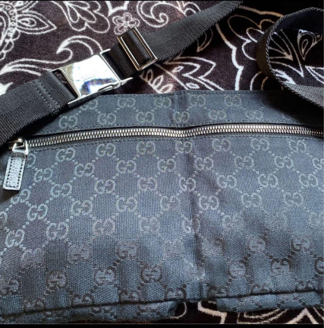 Gucci ブラック ボディバッグ
