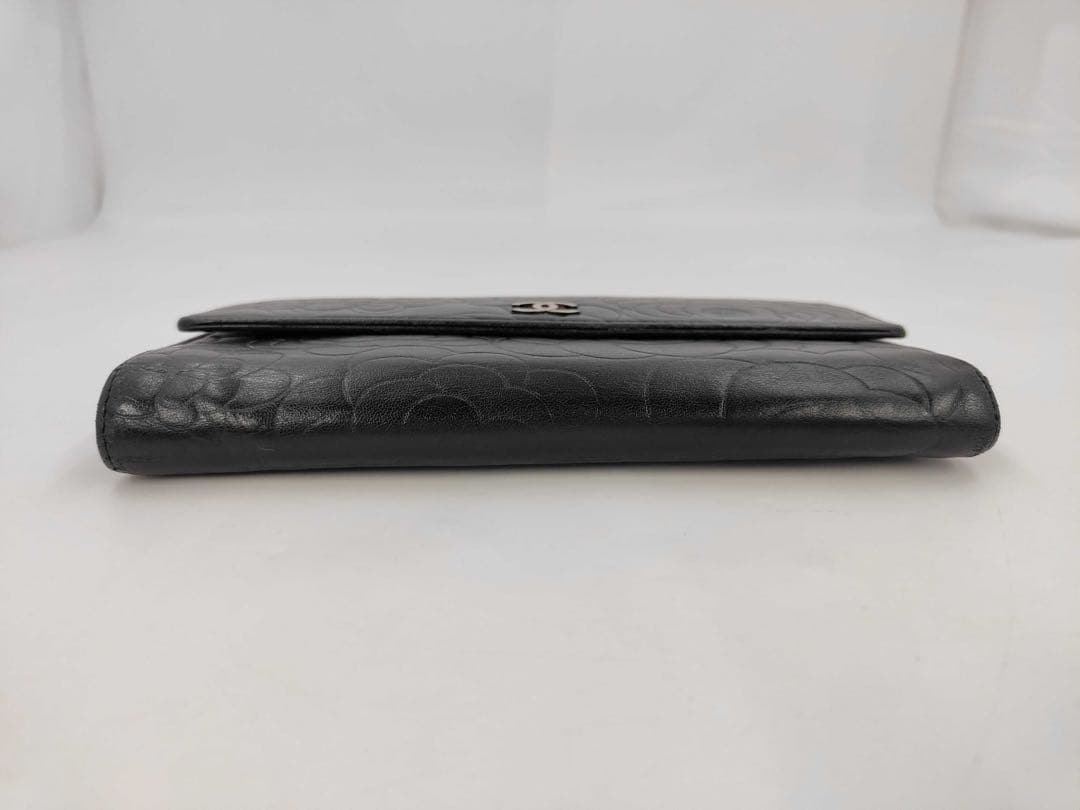 CHANEL ブラック フラワーエンボス ラムスキン