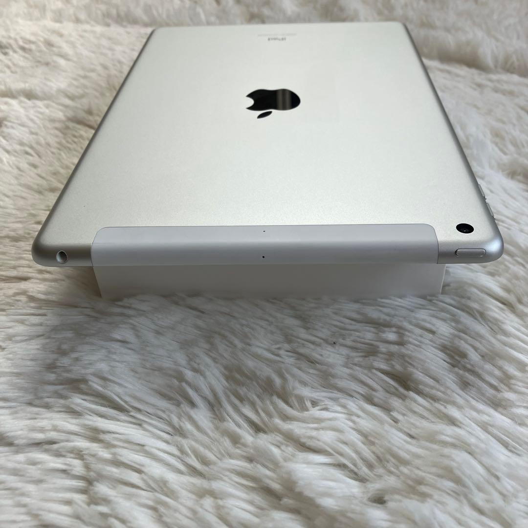 【完動品】iPad 第7世代 32GB SIMフリー 【すぐ発送】【付属品】