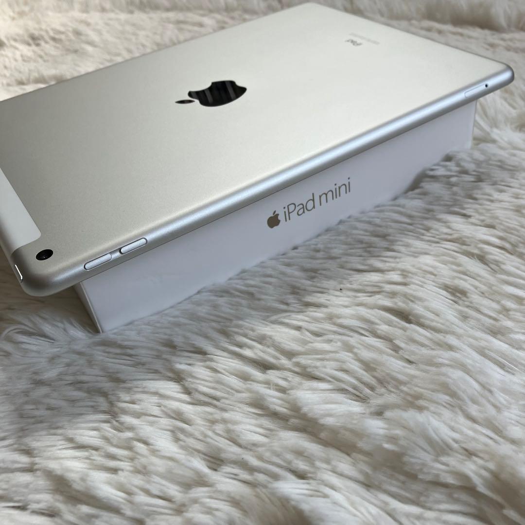 【完動品】iPad 第7世代 32GB SIMフリー 【すぐ発送】【付属品】