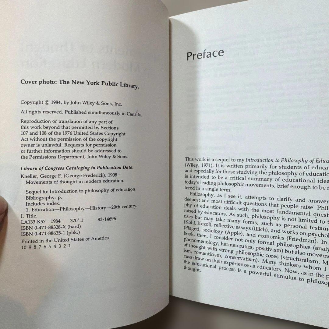 洋書 Movements of Thought in Modern Education