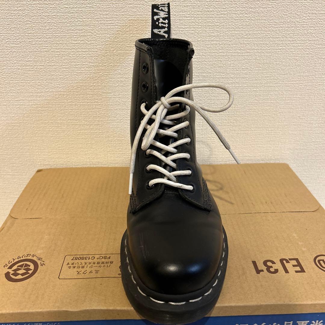 Dr.Martens ホワイトステッチ 8ホールブーツ