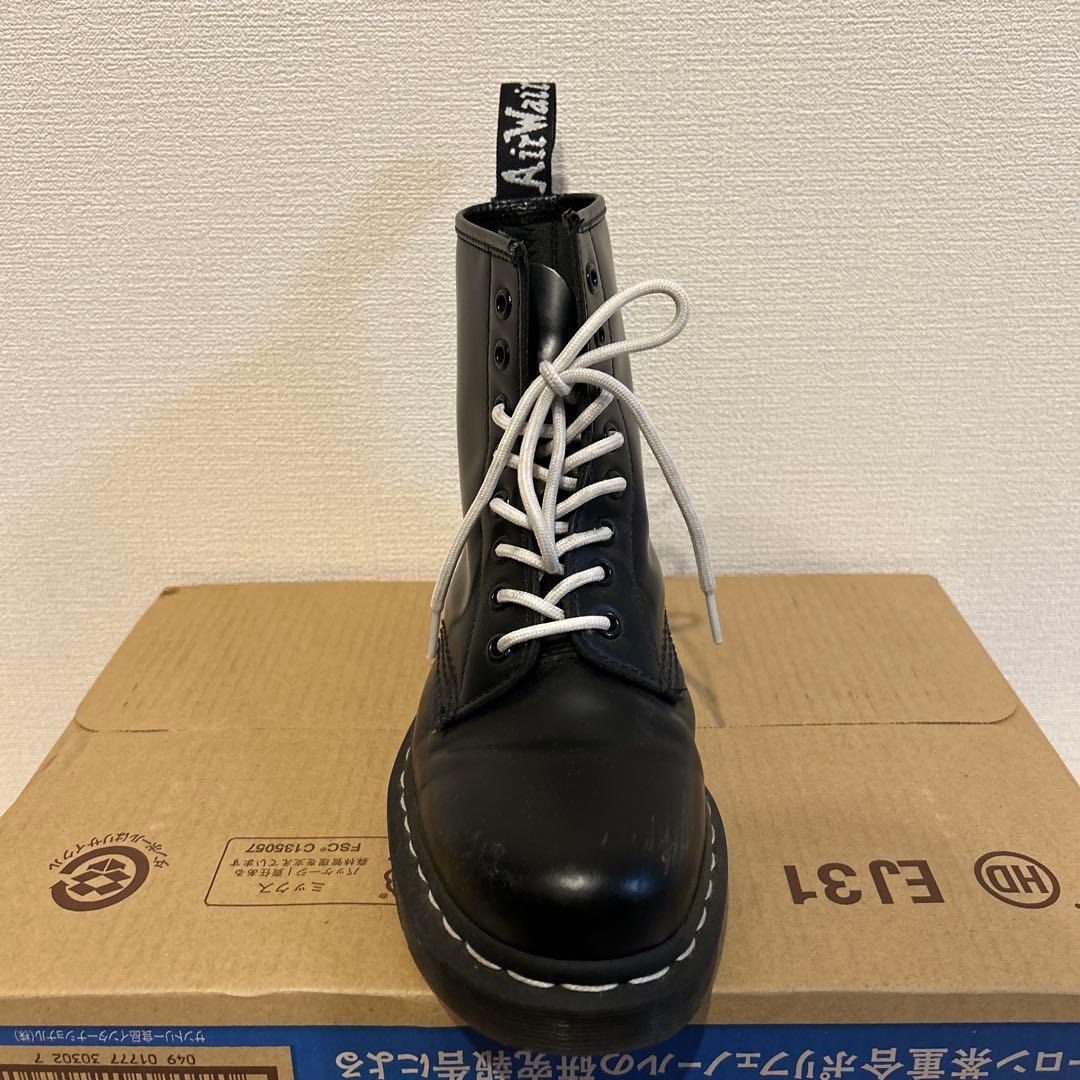 Dr.Martens ホワイトステッチ 8ホールブーツ