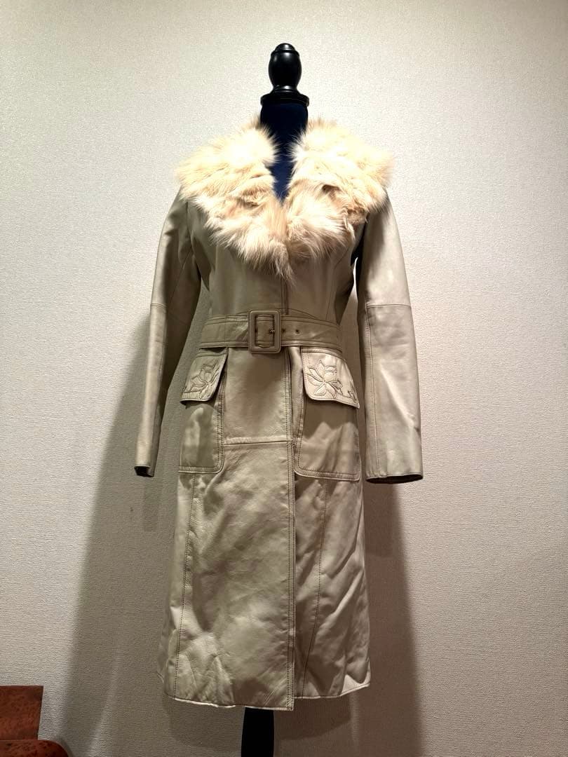 VIVIENNE TAM ✨ヴィヴィアンタム羊革コート　毛皮付き✨