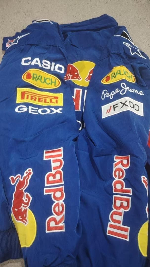 レッドブルRED BULL INFINITI F1レーシングジャケット刺繍中綿