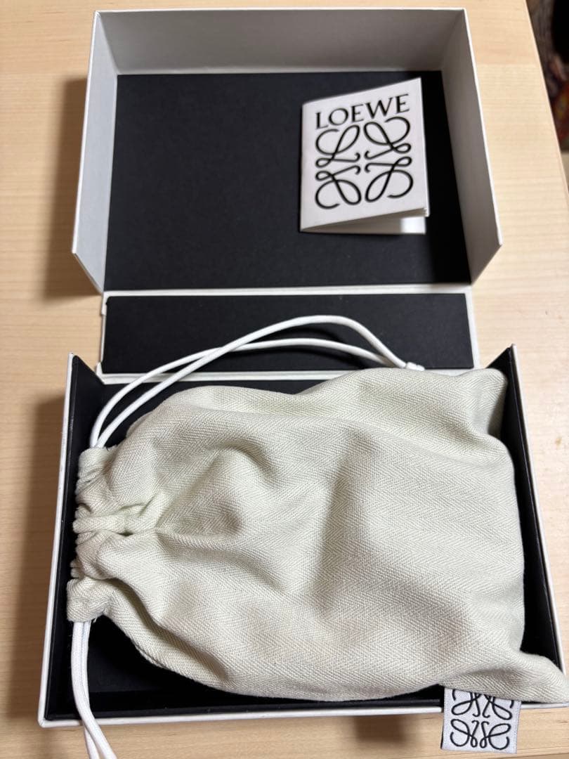 LOEWE 財布 バーティカル ウォレット スモール）【最終値下げ】