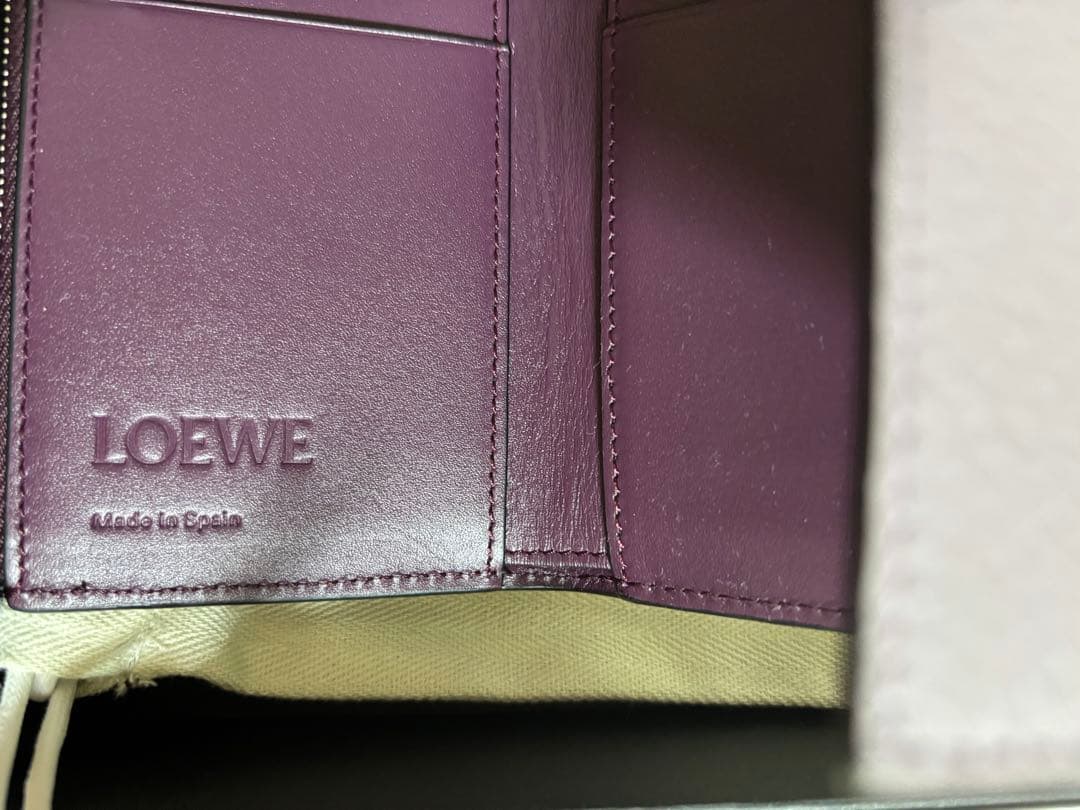 LOEWE 財布 バーティカル ウォレット スモール）【最終値下げ】