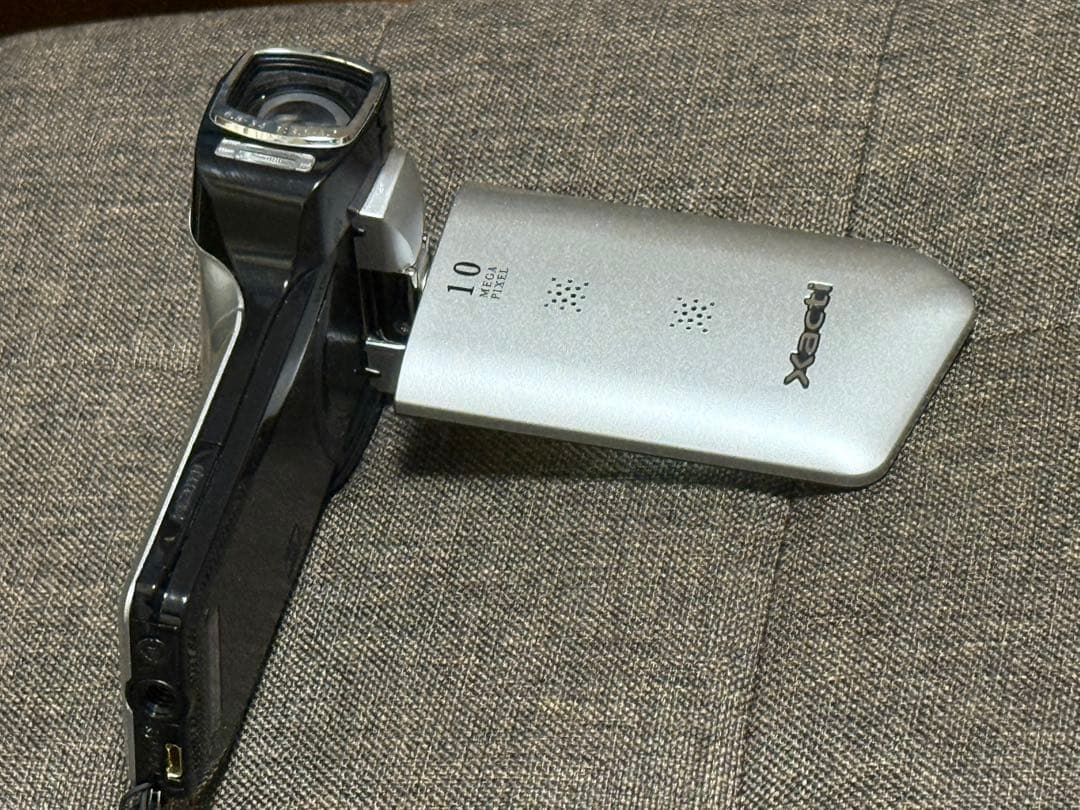ビデオカメラ Sanyo Xacti DMX-CG11