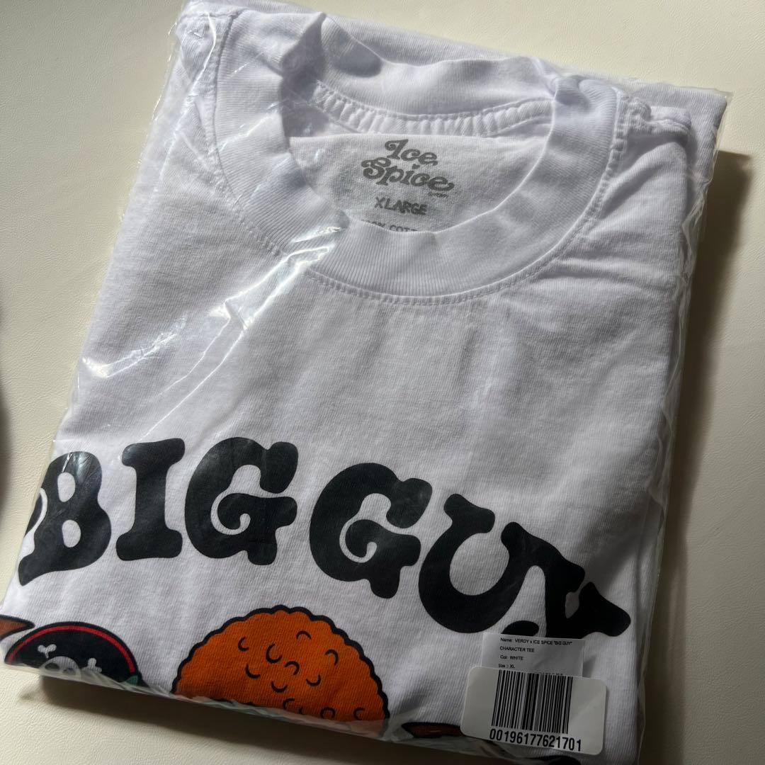 VERDY Ice Spice SpongeBob \"BIG GUY\" Tシャツ