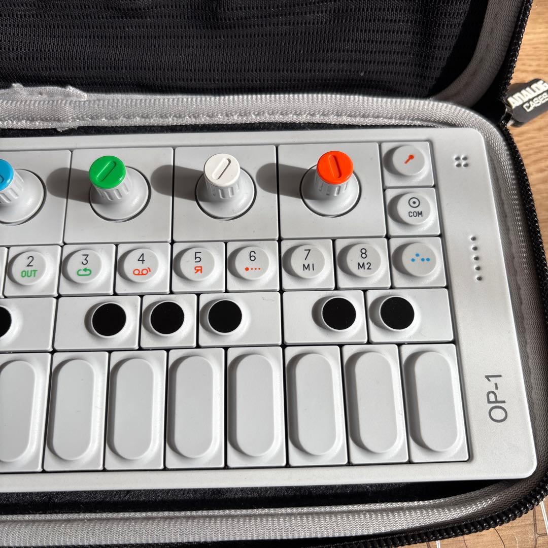 【美品】OP-1 シンセサイザー ケース付き