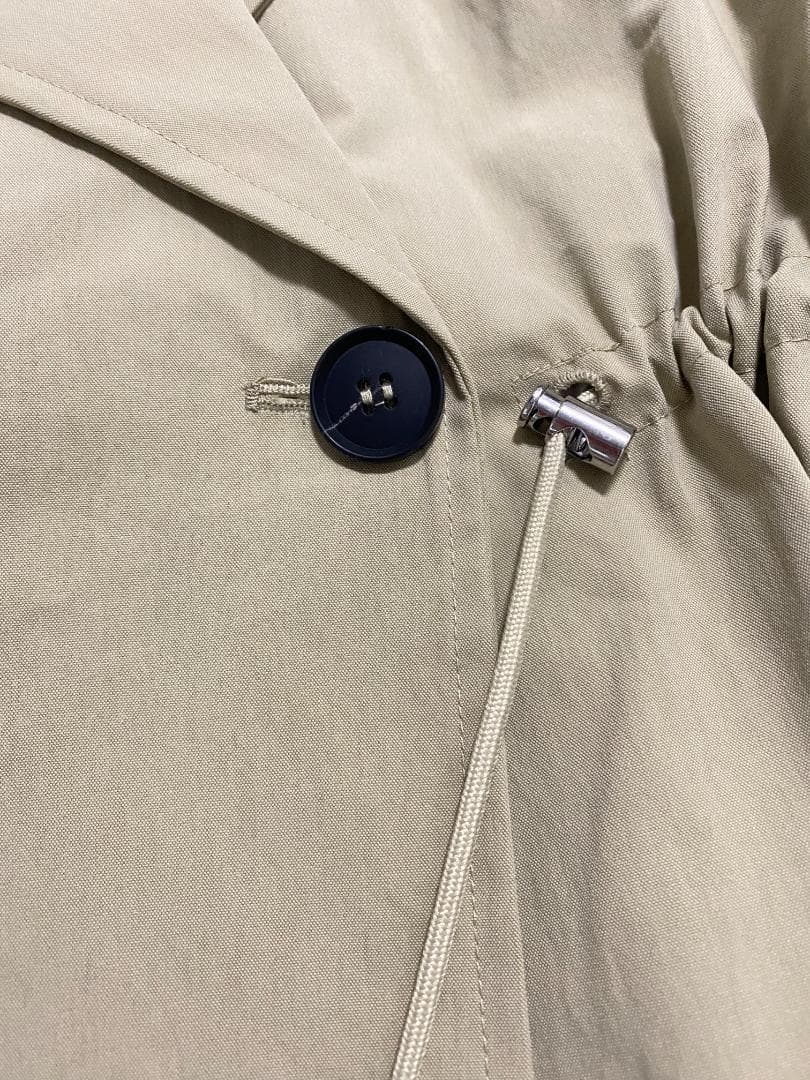 新品 ZARA 調節可能なウエスト ショートトレンチコート 色 XS