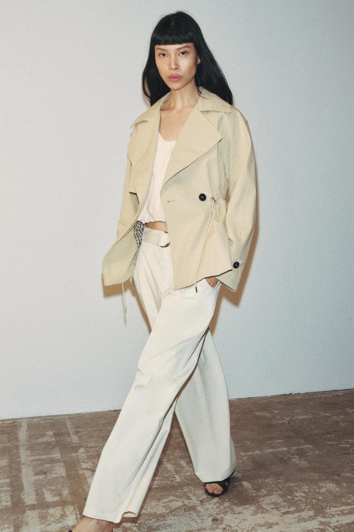 新品 ZARA 調節可能なウエスト ショートトレンチコート 色 XS