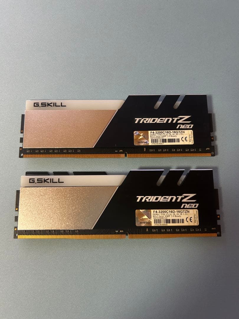 メモリー G.SKILL DDR4-3200 16GB TRIDENT Z NEO