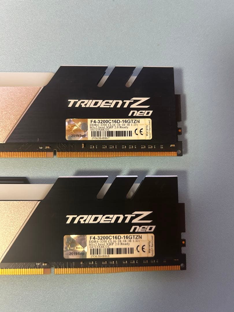 メモリー G.SKILL DDR4-3200 16GB TRIDENT Z NEO