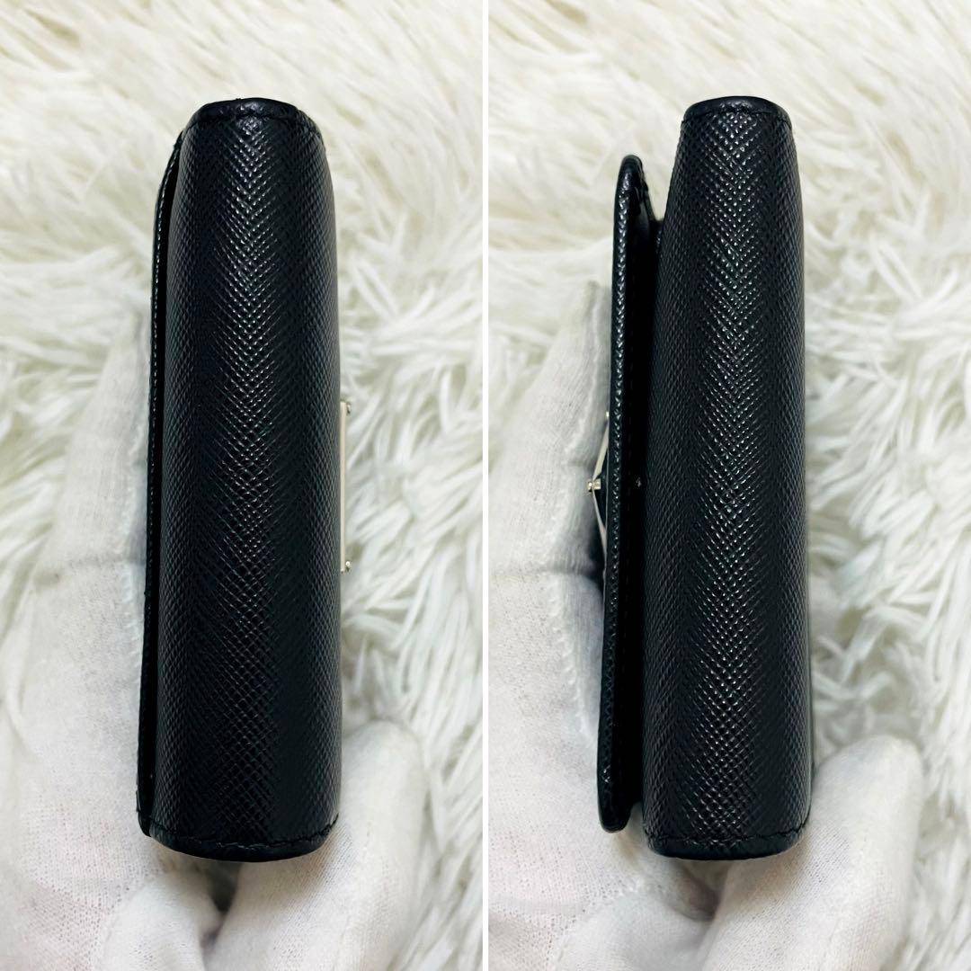 極美✨付属完備✨PRADA 三つ折り財布 サフィアーノ 三角ロゴ レザー 黒