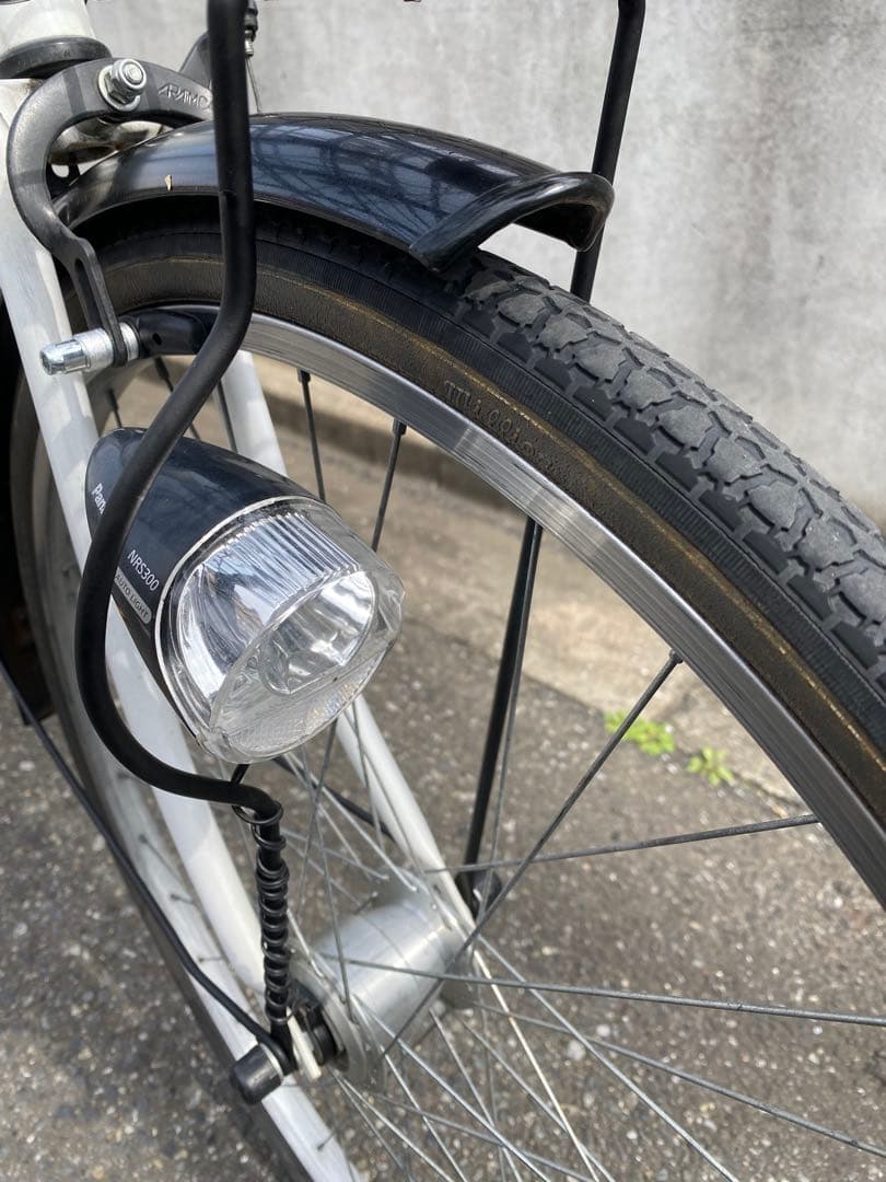整備済 ギヤ6段 LEDオートライト 26インチ 白 自転車