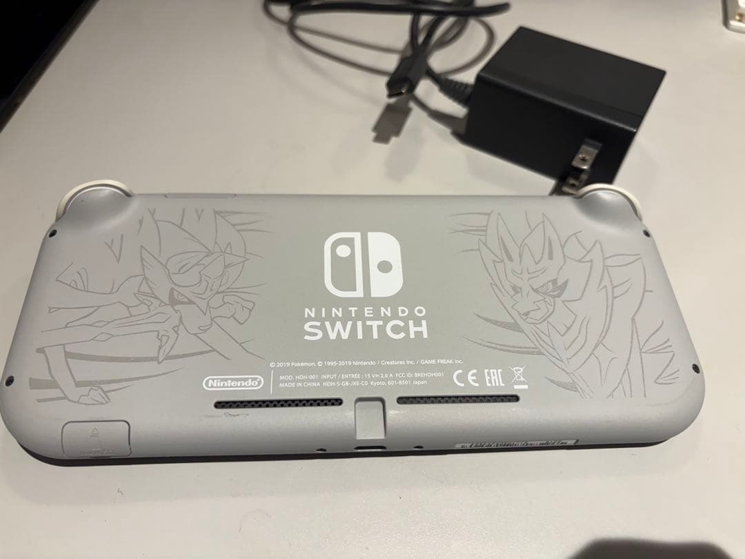 【限定モデル】Nintendo Switch Lite ザシアン・ザマゼンタ本体