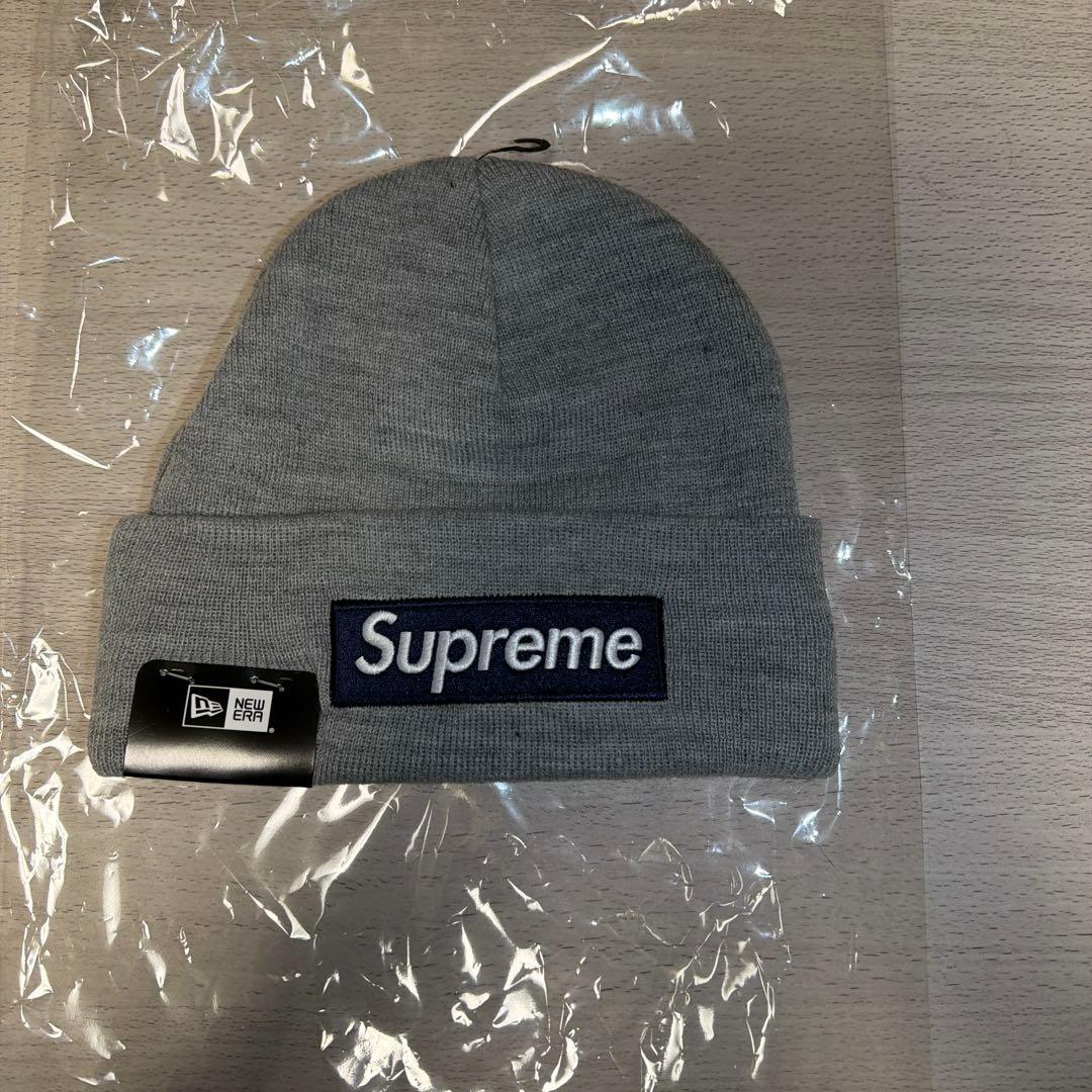 【新品未使用】Supreme ニット帽 グレー World Famous刺繍