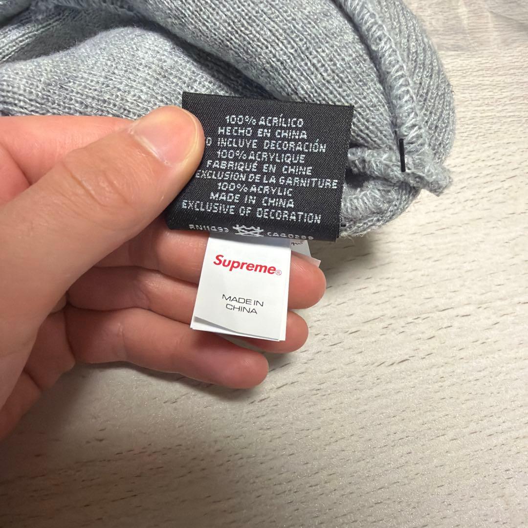 【新品未使用】Supreme ニット帽 グレー World Famous刺繍