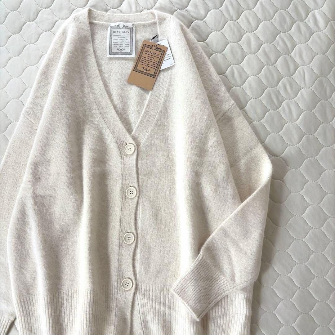 【新品タグ付】BEARDSLEY FOXウールカーディガン　ホワイト