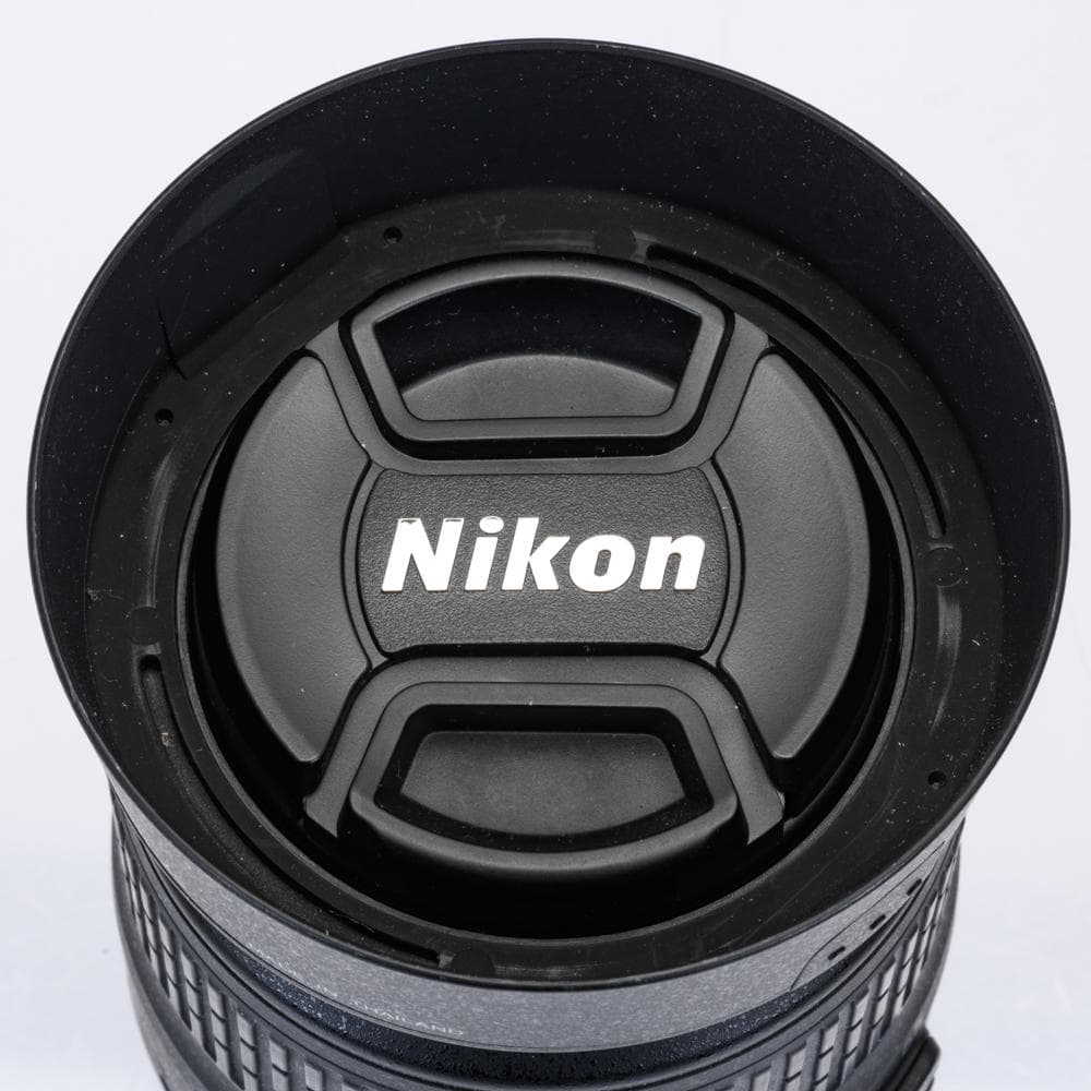 Nikon DX ダブルレンズセット AF-S 18-55mm 55-200mm