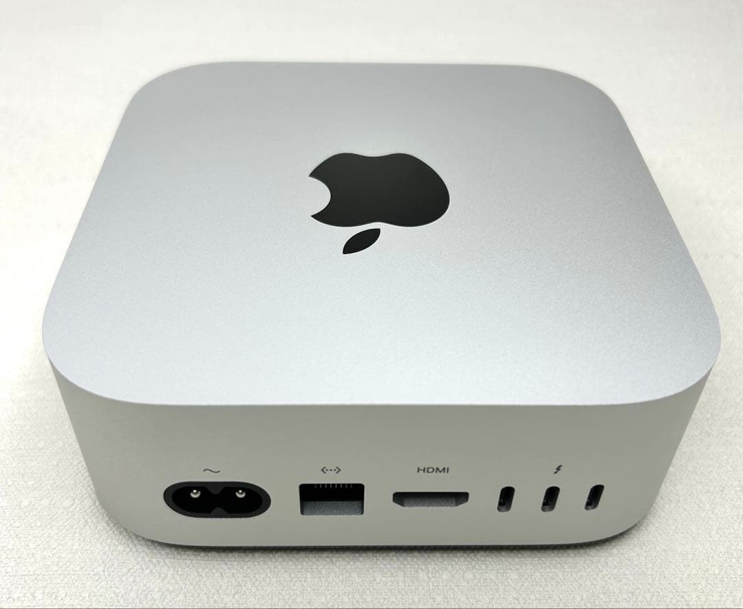 Mac Mini M4 & USBハブ 8 in 1の 2点セット
