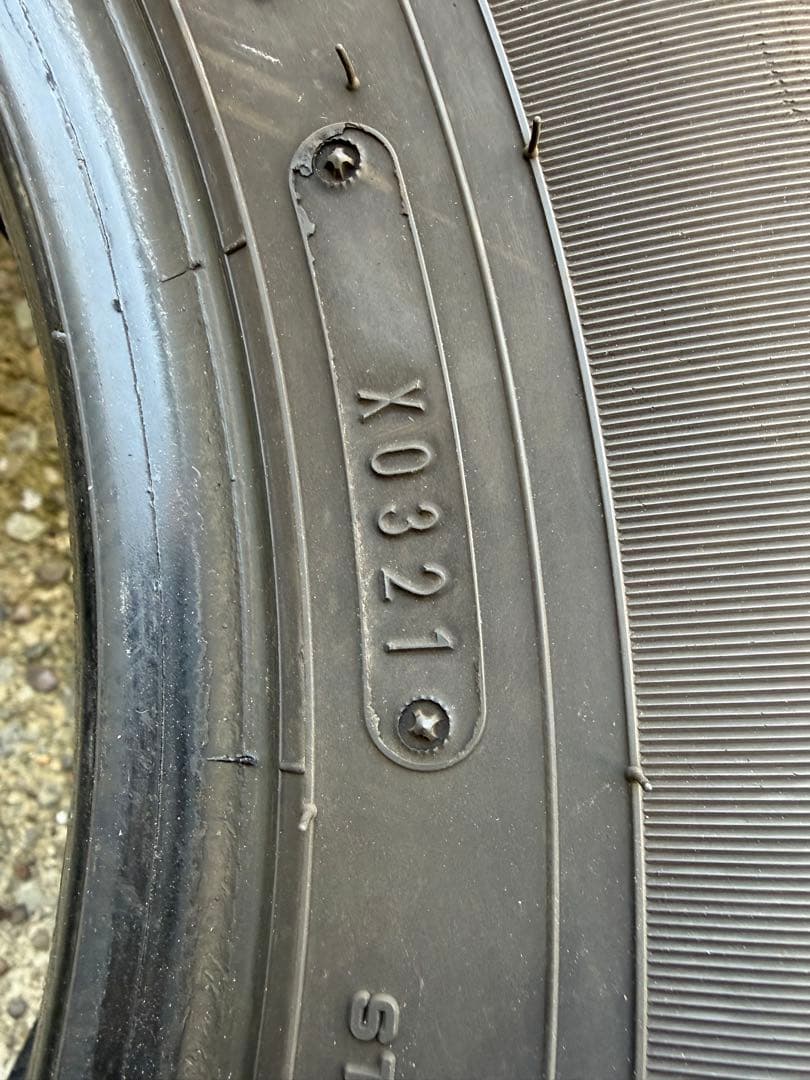 ハイエース　195/80R15 107/105N LT タイヤ　ダンロップ