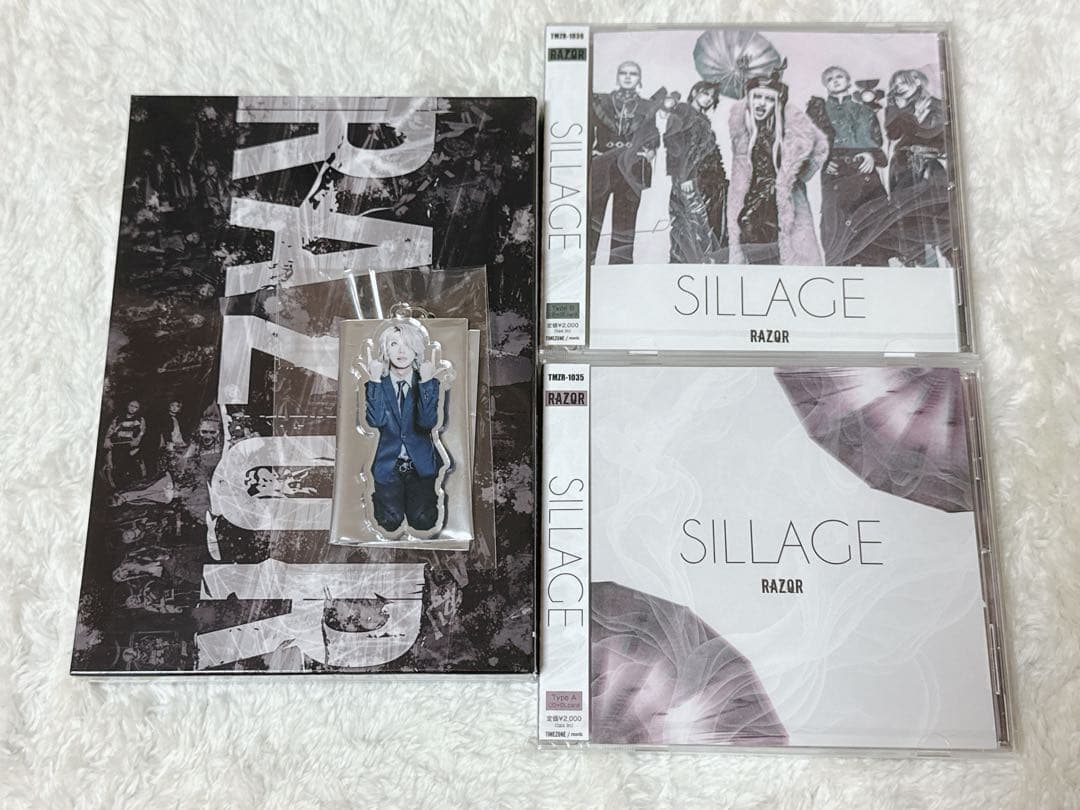 RAZOR 「残光」豪華盤 +アクキーIZA(スーツ)+ 「SILLAGE」AB