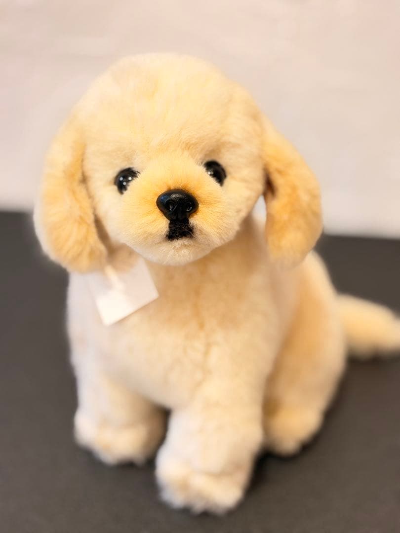 ゴールデンレトリバーの犬のぬいぐるみ
