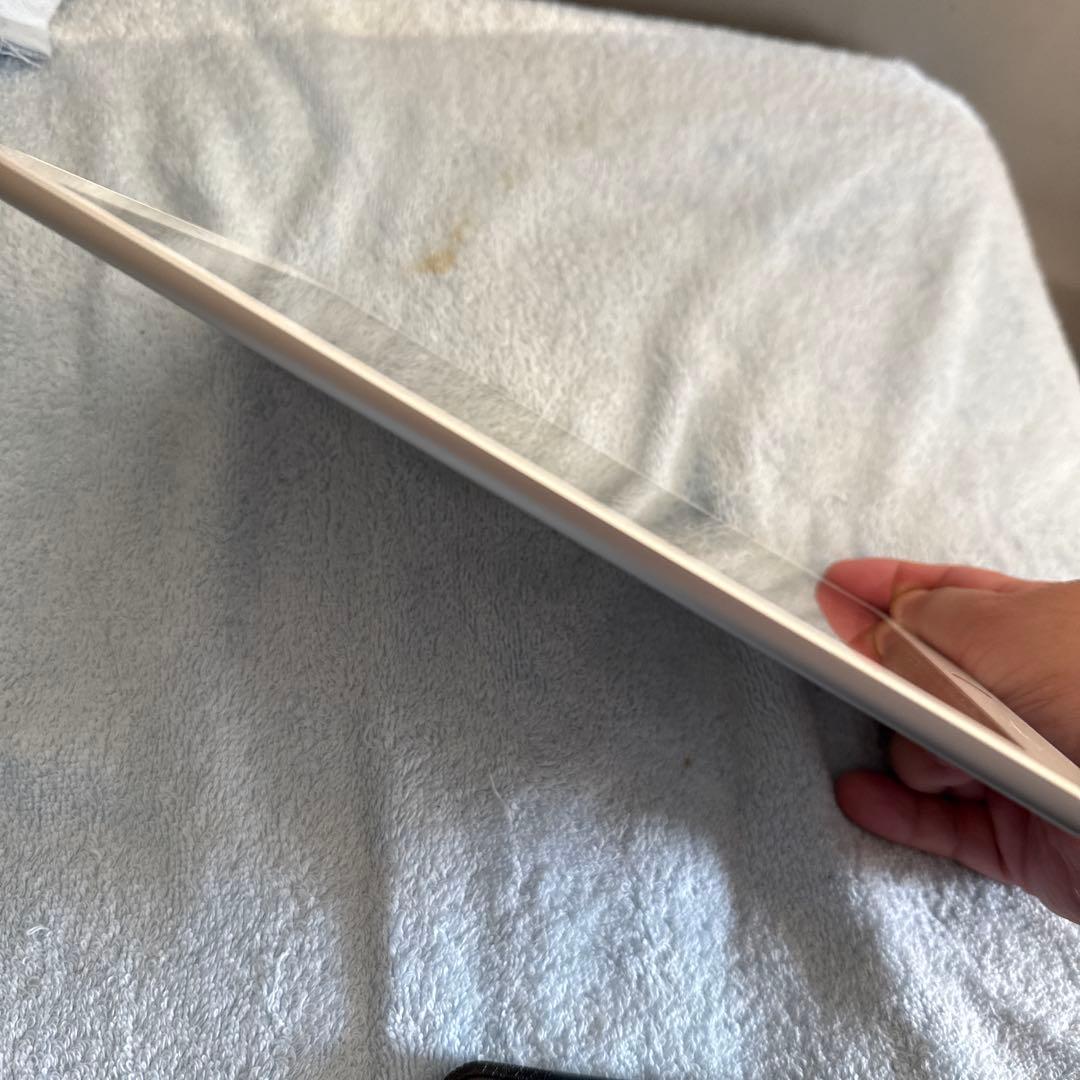 Apple iPad (モデルA1954) シルバー6世代32GB美品