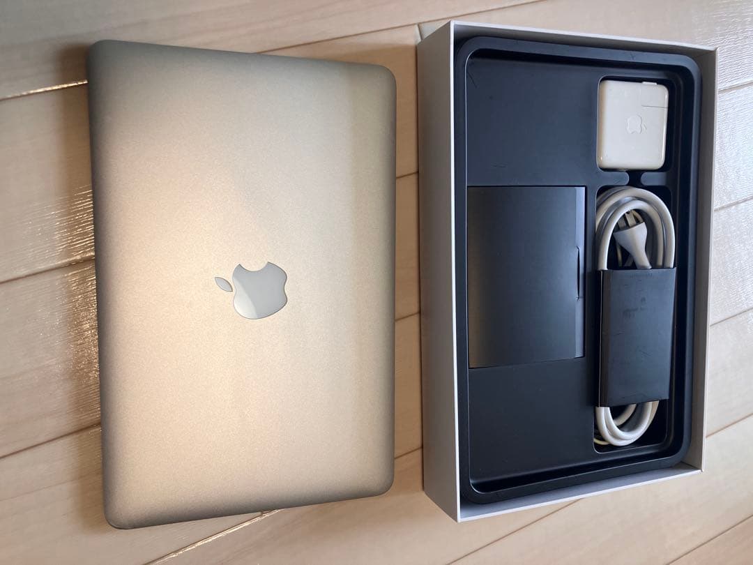 値下げApple MacBook Air シルバー 本体