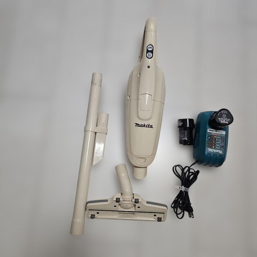 Makita スティッククリーナー CL102D