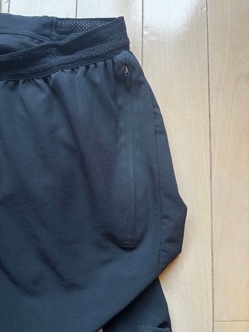 美品　ナイキ　エアロスイフト　ロングパンツ　タイツ　Mサイズ　黒　ランニング
