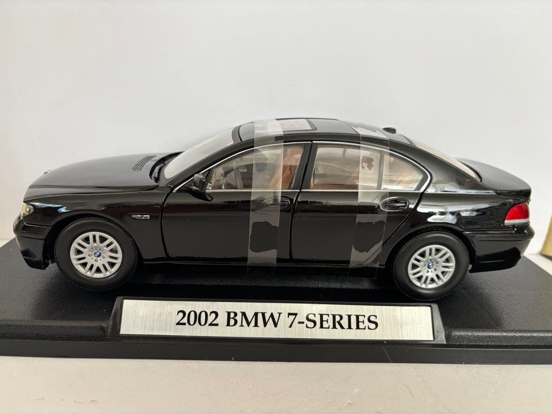 ギミックあり  745i E65 ミニカー Anson 1/18