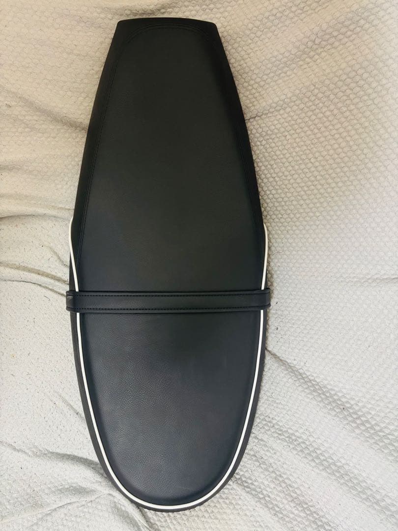 【美品】トライアンフ ボンネビル T100/T120 純正シート ブラック