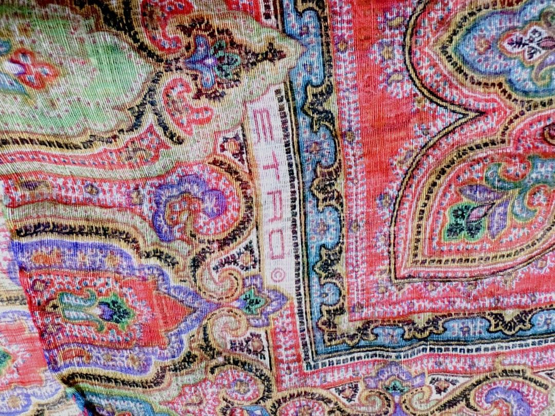 【ETRO 】☆エトロ☆ レッド系☆ペイズリー柄 ☆シルク混合☆大判ストール☆