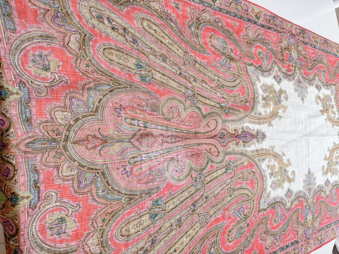 【ETRO 】☆エトロ☆ レッド系☆ペイズリー柄 ☆シルク混合☆大判ストール☆