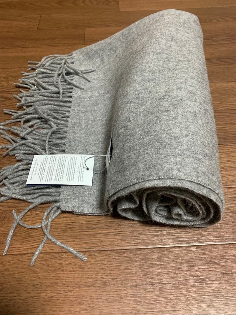 n*o様 新品大判ストール　ジョンストンズ カシミヤ 100%マフラ グレー