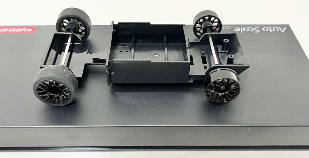 京商　シボレー コルベット C8.R イエロー シャーシ セット ミニッツ
