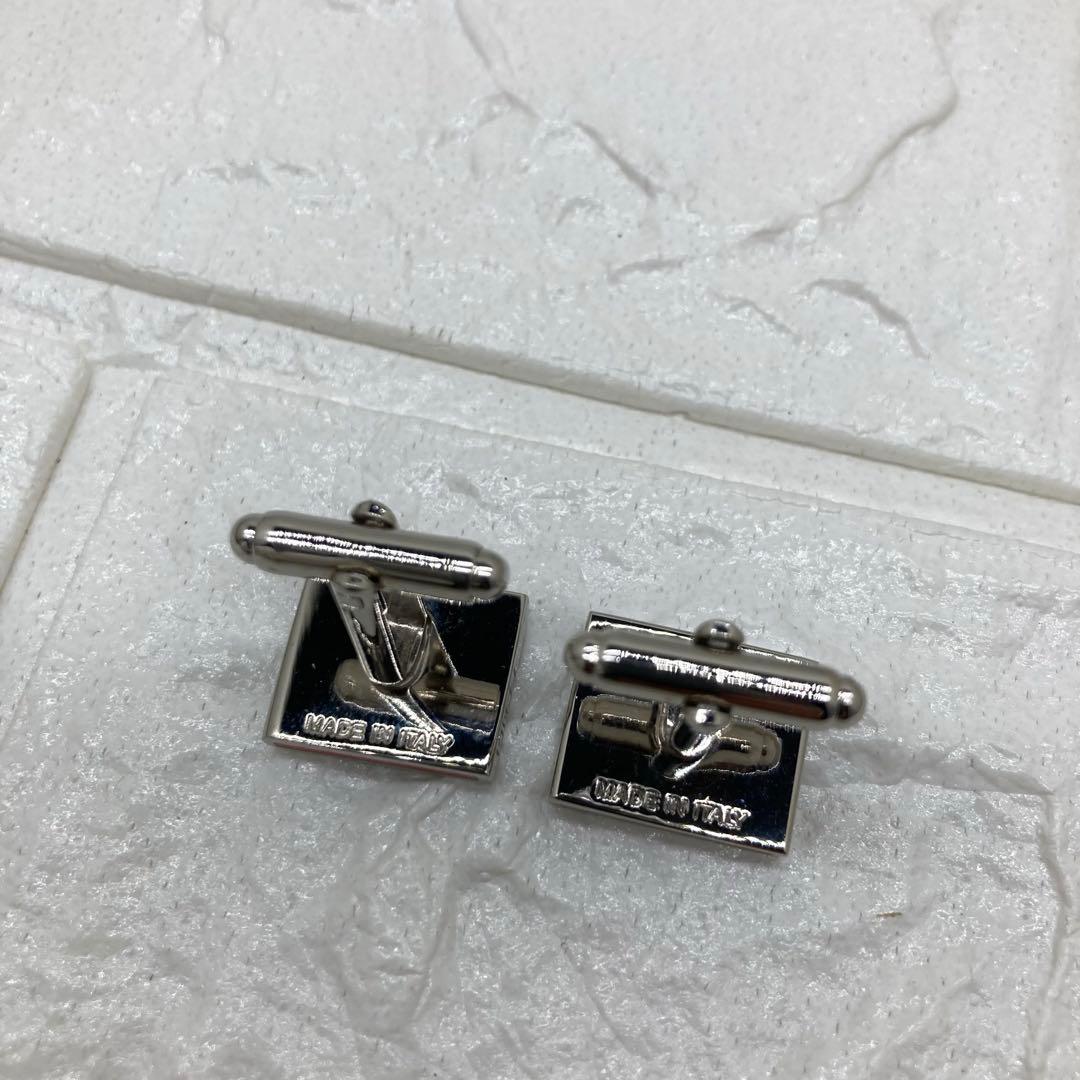 最終値下げ❗️極美品❗️FENDIフェンディバッグバグズモンスターカフスシルバー