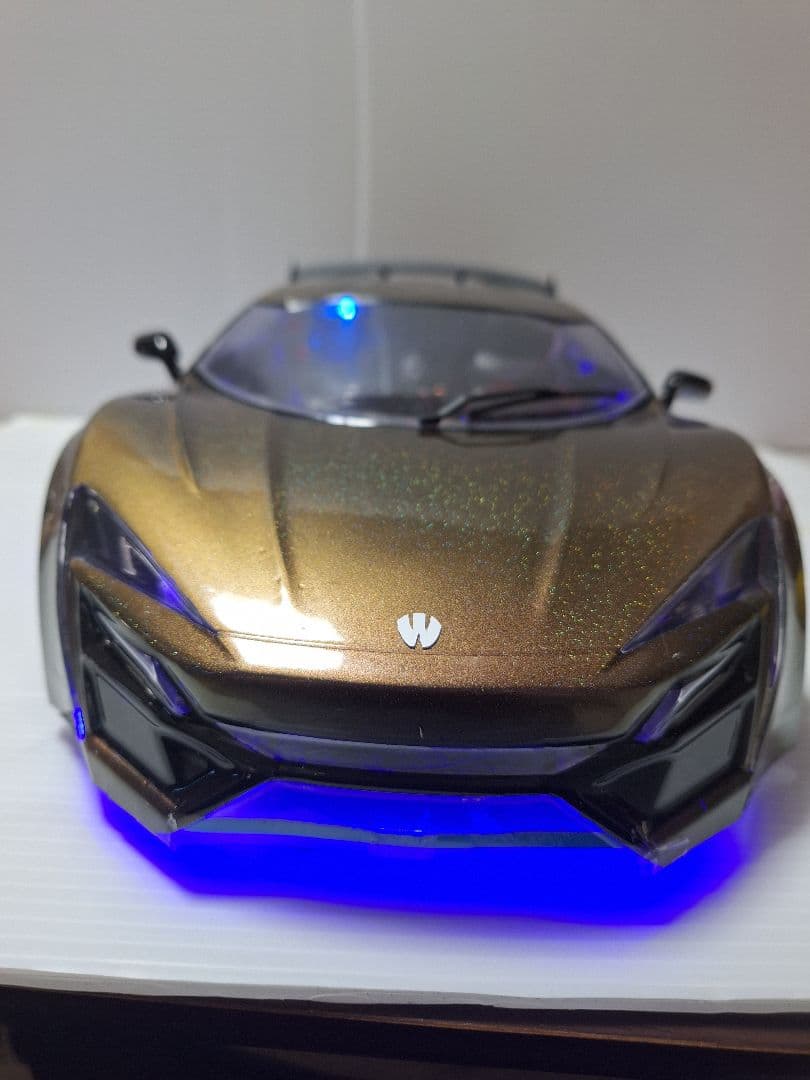 10分の1ラジコンボディ LED付きライカン