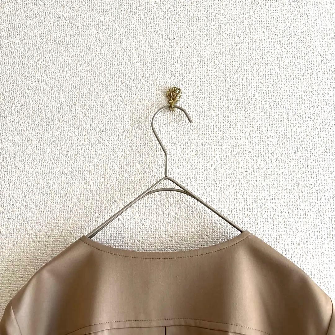 美品❣️BALLSEY ノーカラーフレアコート裏地付　光沢ブラウン / 38