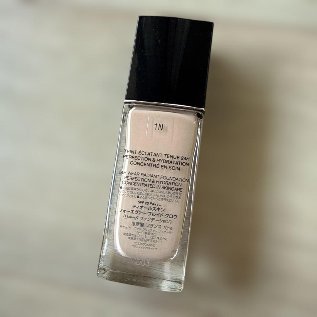 ディオールスキンフォーエバーフルイドグロウ　1N 30mL