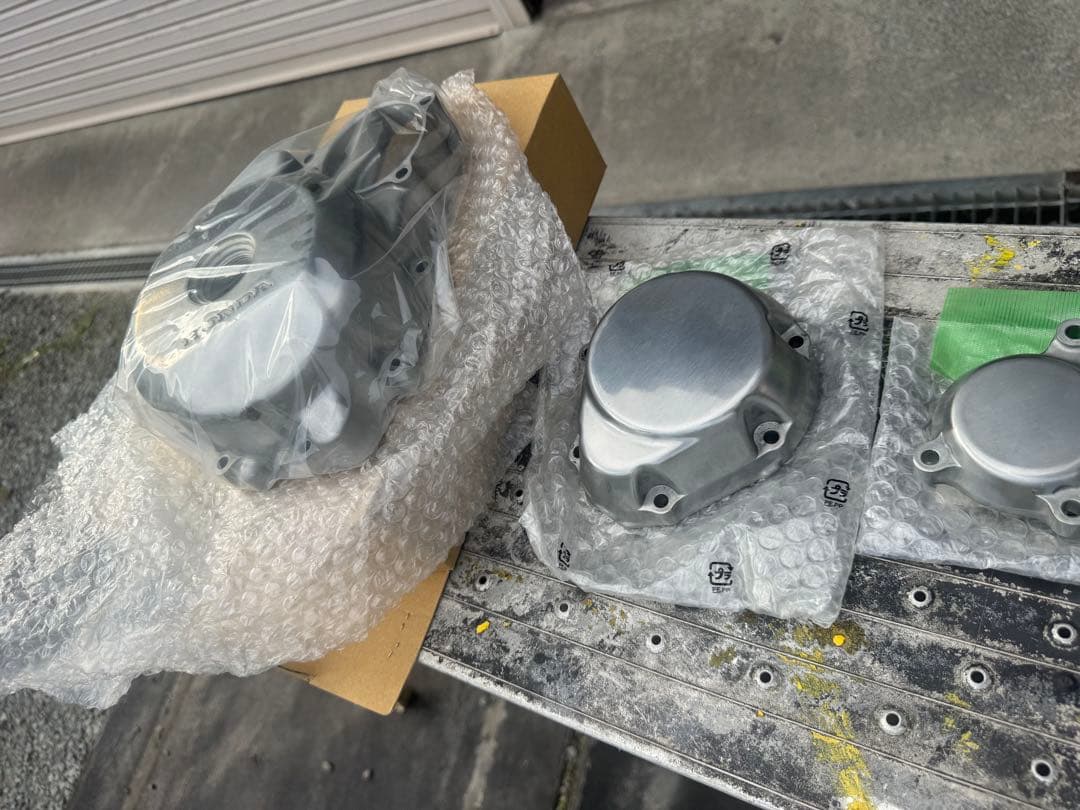 CB１３００　SC40の　ジェネレータカバー等