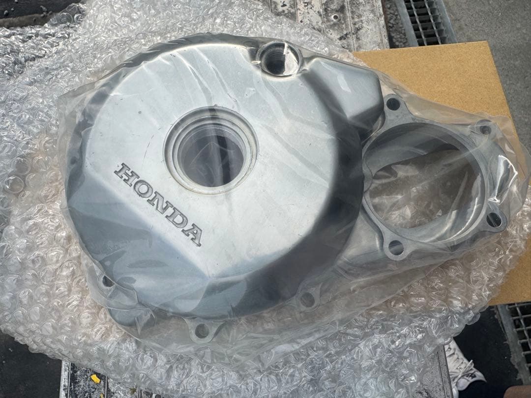 CB１３００　SC40の　ジェネレータカバー等