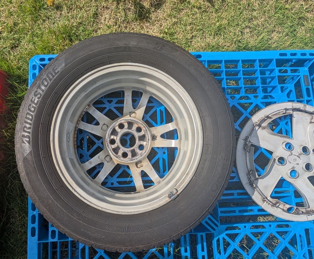 中古品①30プリウス 純正 トヨタ 15インチタイヤ付きホイールセット1本