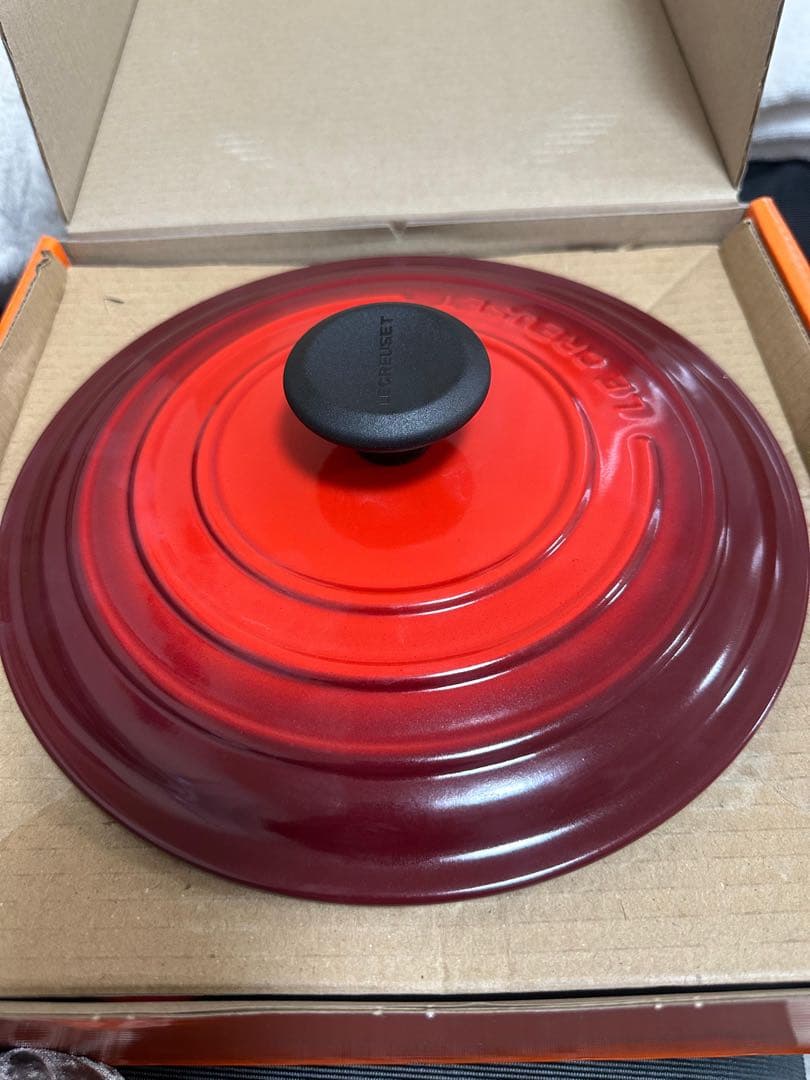 ルクルーゼ ⭐️ココットロンド 24cm ⭐️チェリーレッド 両手鍋 4.2L⭐️新品