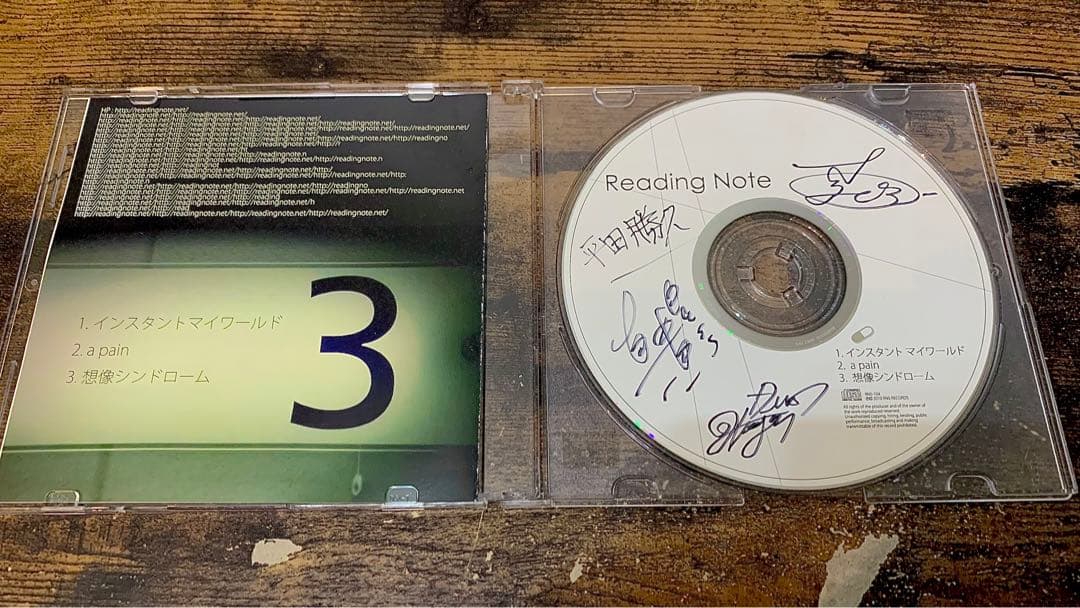 reading note『3』当時のメンバーのサイン入り
