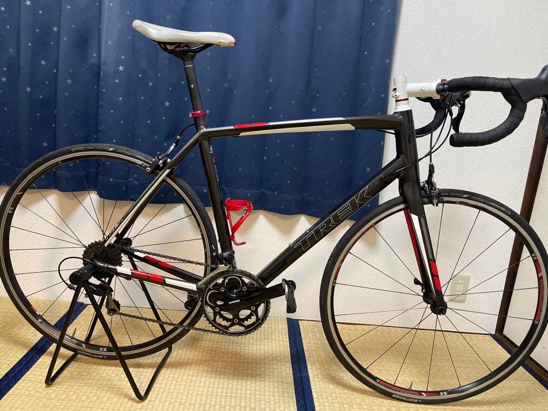 Trek Madone 2.3 自転車