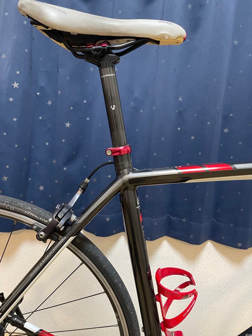 Trek Madone 2.3 自転車